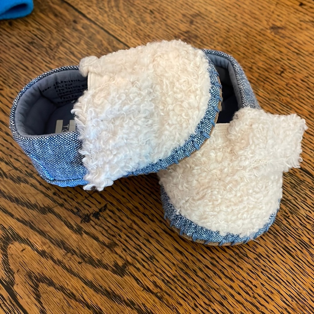 Toms baby shoes